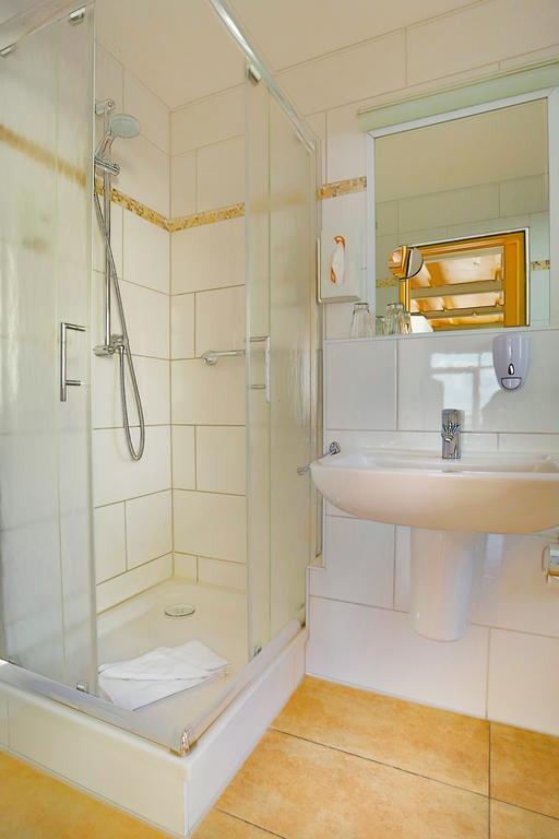 Hiddenseer Hotel Stralsund Dış mekan fotoğraf