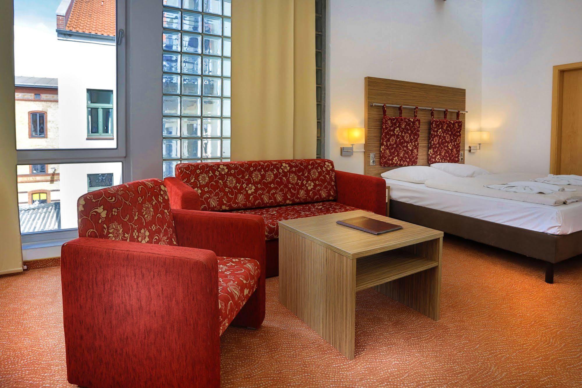 Hiddenseer Hotel Stralsund Dış mekan fotoğraf