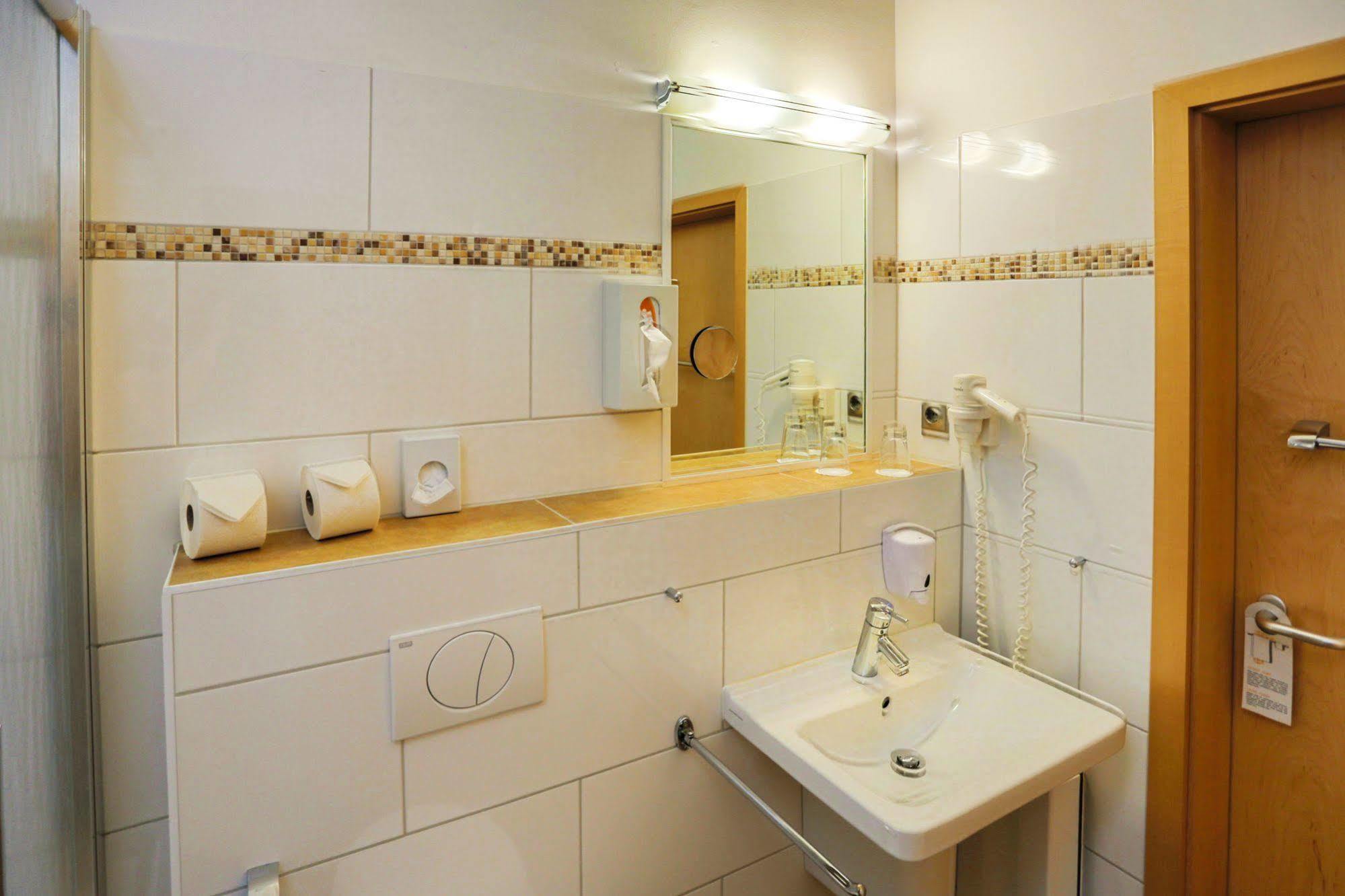 Hiddenseer Hotel Stralsund Dış mekan fotoğraf